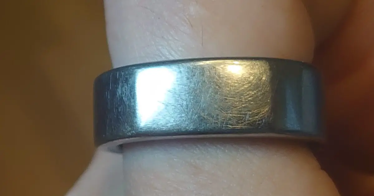 Oura ring with many micro scratches