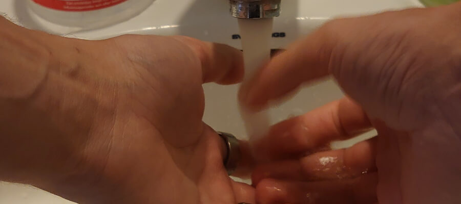 Wash hands with Oura ring